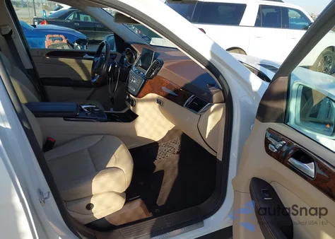 2017 Mercedes-Benz Gls 450 4Matic z USA, uszkodzony, nr VIN 4JGDF6EEXHA945420